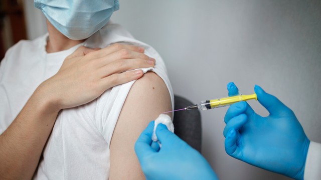 Negyedik hullám: a szomszédban nem a lezárásokban látják a megoldást