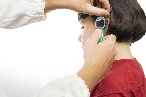 A gyerek fülének alapos kitakarítását bízzuk inkább az orvosra