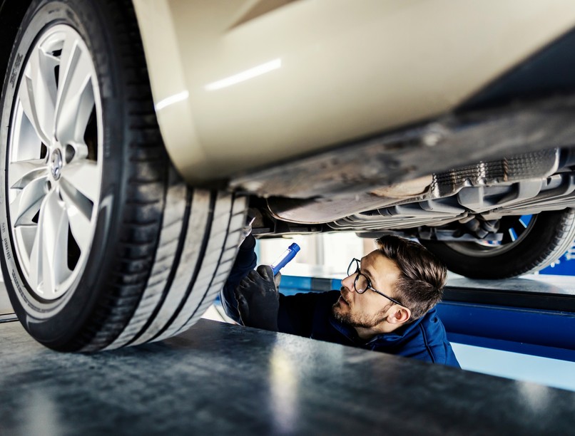 hírek baleset mentők autószerelő