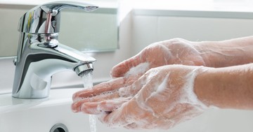  Így kell helyesen kezet mosni, és fertőtlenítő gélt használni! 