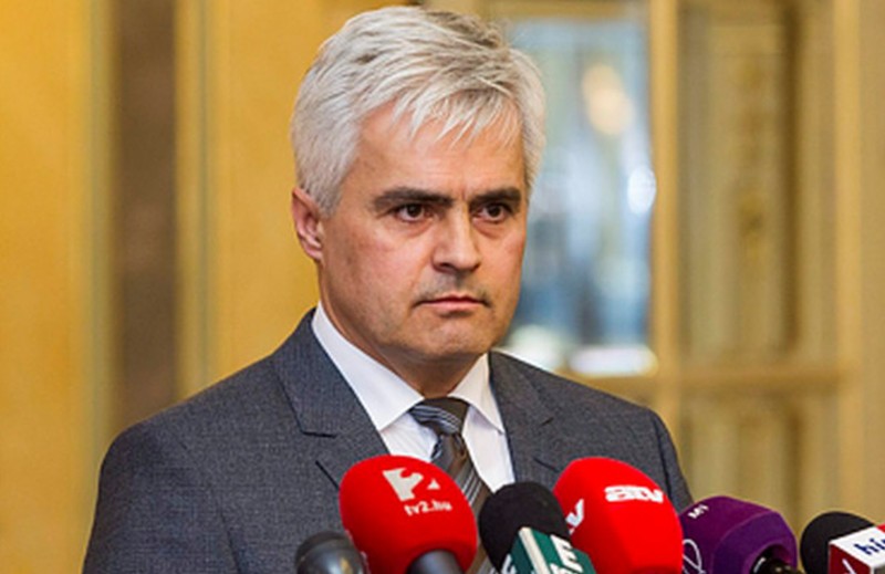 Ezért váltották le az egészségügy egyik első emberét