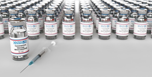 Ez lett a férfival, aki 11 covid vakcinát kapott egy év alatt