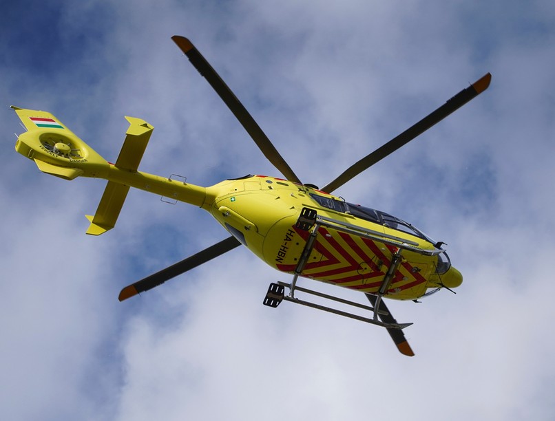 gyalogosgázolás mentő baleset mentőhelikopter