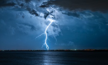 Ekkor nagyobb az esélye annak, hogy túléli a villámcsapást