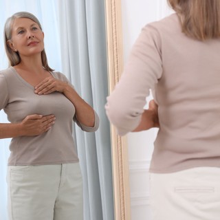 Mellrák: minden 8. magyar nőt érint, de ezzel az egy szokással jelentősen növelhető a túlélés esélye című cikk nyitóképe