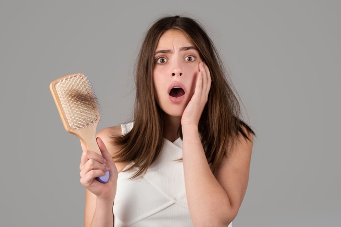 Ha most több hajszál marad a fésűjében, ezt jó, ha tudja! című cikk nyitóképe