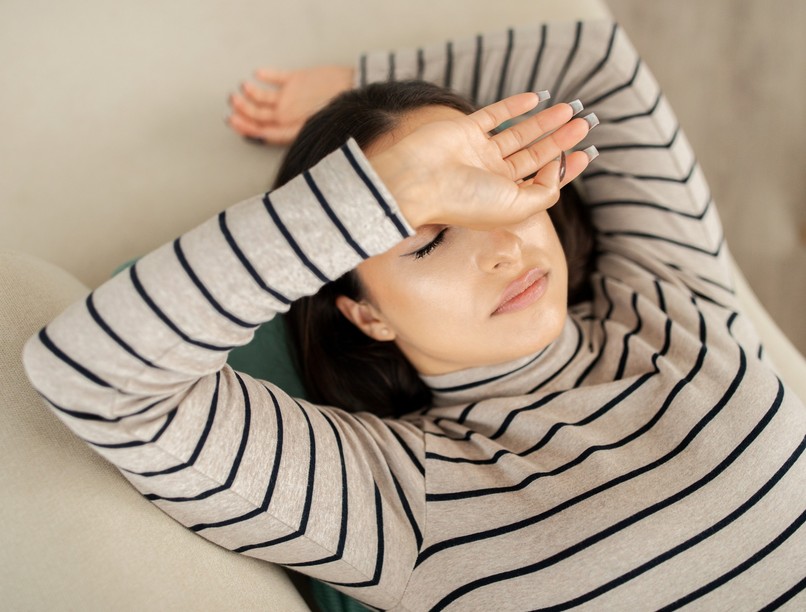 fejfájás, szédülés, nehézlégzés, kánikula