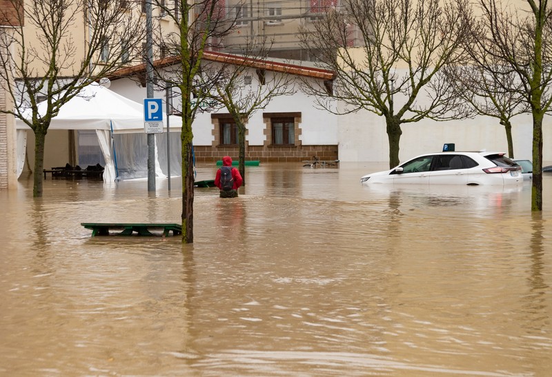 Három napot élt túl az autójába szorulva egy asszony a spanyol árvízben