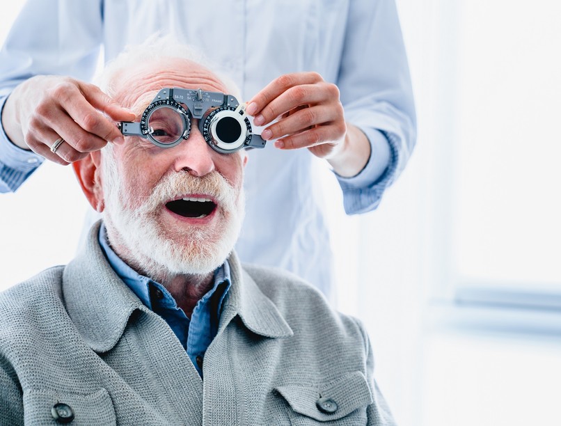 szürkehályog műtét után mikor tisztul ki a látás