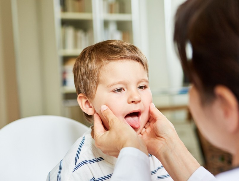 skarlát szövődményei málnanyelv antibiotikum középfülgyulladás