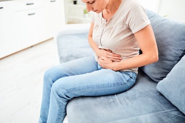 Méhnyakrák, méhtestrák, petefészekrák: ezek a tünetek már korán jelentkeznek