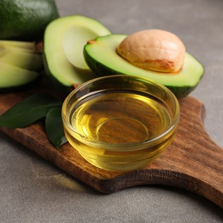 Ez történik a szervezetében, ha naponta 1-2 evőkanál avokádóolajat ad az étrendjéhez című cikk nyitóképe