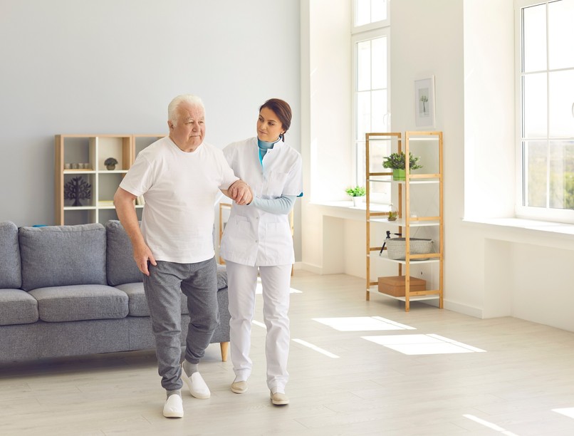 csípő láb kar zsibbadás oka járáskor