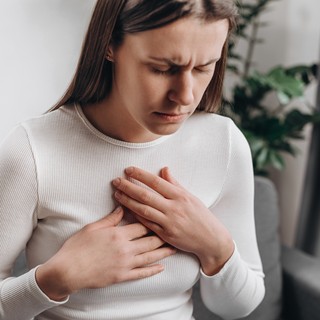 Miért fáj, amikor mély levegőt veszek? című cikk nyitóképe