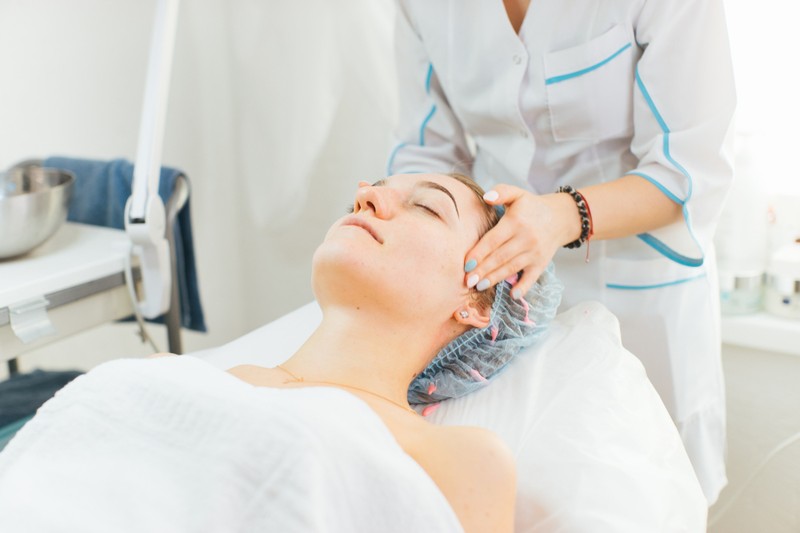 A fülön keresztül gyógyítható lehet a migrén