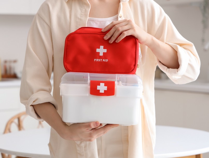 elsősegélycsomag tartalma vészhelyzet esetén