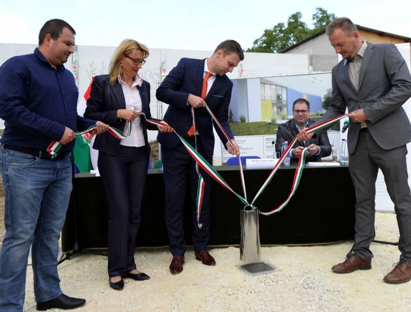 egészségház, budakeszi, alapkőletétel