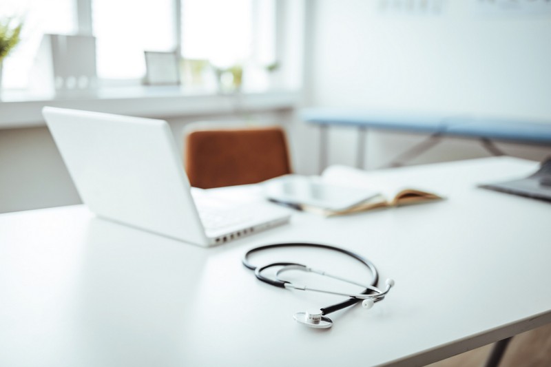 Amíg úton vannak az orvosok, az ügyeletek üresek