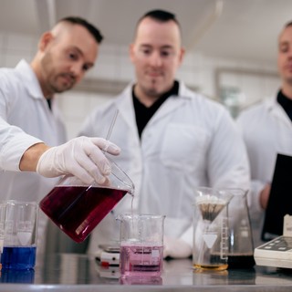 Magyar kutatók mesterséges anyatej szerkezetet hoztak létre című cikk nyitóképe