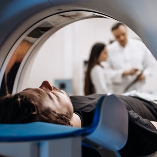 Érdemes kontrasztanyagos CT-re menni vagy elég a sima? Az orvos válaszol című cikk nyitóképe