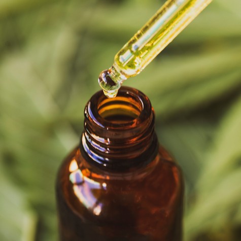 Mire jó a CBD-csepp? Ezt érdemes tudni róla, mielőtt kipróbálná című cikk nyitóképe