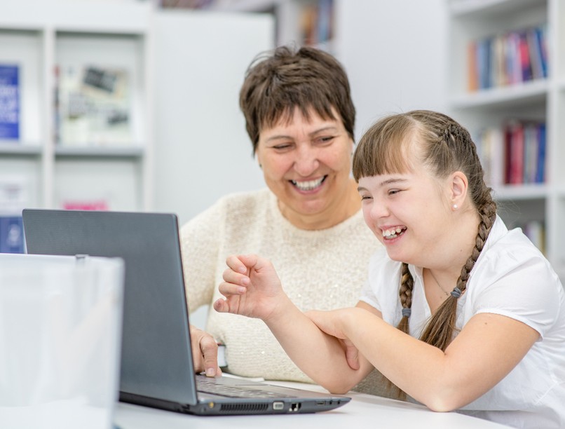 fogyatékkal élő, kutatás, látássérült, önkéntes, segítség