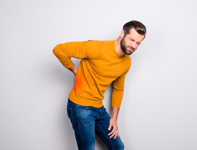 vese, hát, fájdalom, vesekő, tünet, kezelés