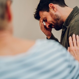 Hogyan ismerjük fel a függőséget? Figyelmeztető jelek és tünetek című cikk nyitóképe