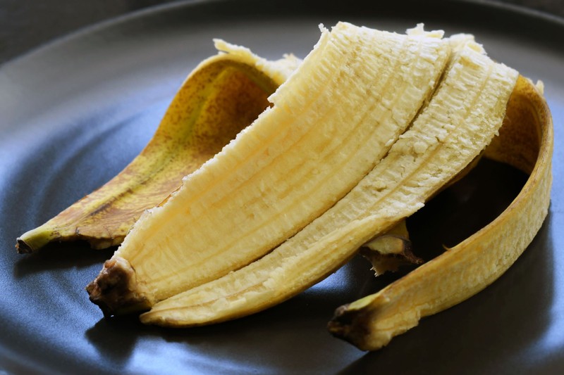 Ne dobja ki a banánhéjat! Ecettel együtt meglepő dolgokra képes!