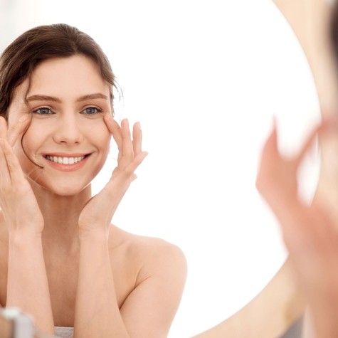 Így csökkentheti a szem alatti táskákat műtét és töltőanyag nélkül című cikk nyitóképe