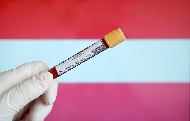 Koronavírus: Ausztriában berobbant a covid nyári hulláma