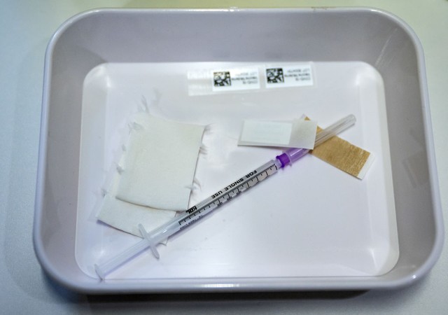 Moderna: beadták az első AIDS elleni oltást