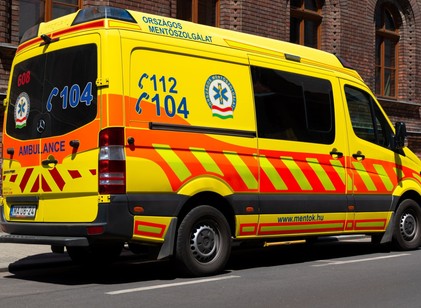 Perceken múlt az élete: összeomlott egy férfi keringése a háziorvosi rendelőben Pest vármegyében című cikk nyitóképe