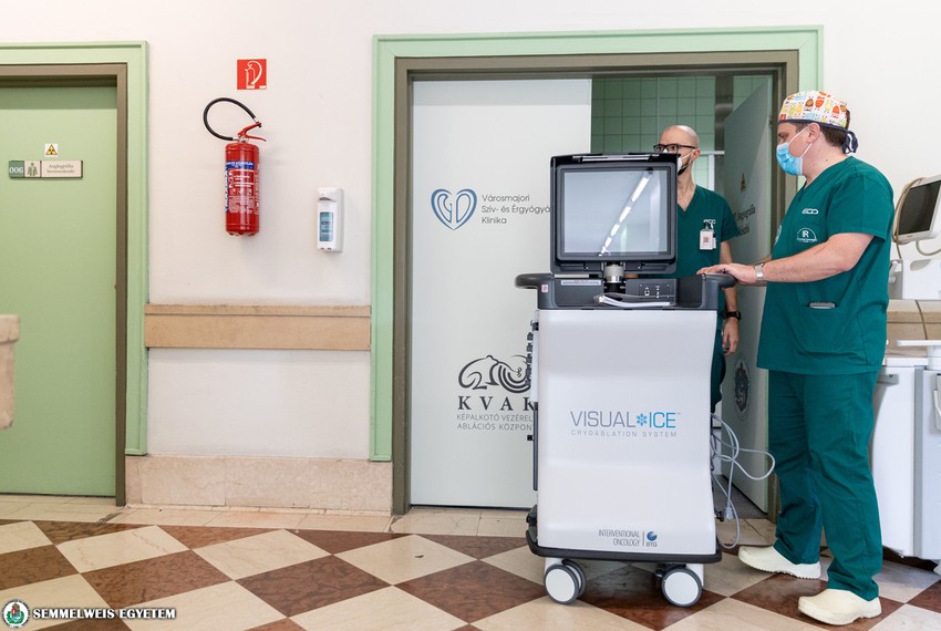 A beavatkozás megoldást nyújthat azoknál is, akiknél az altatásos műtét ellenjavalt. 