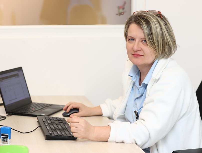 dr. Bakti Éva, a BioLife Lurdy plazmaközpont vezető orvosa