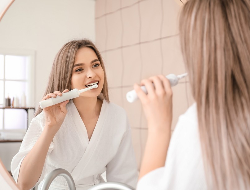 fogmosás elektromos fogkefe gyulladás