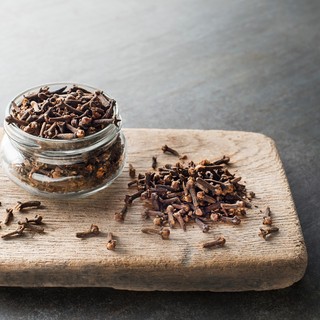 A szegfűszeg jótékony hatásai – ezért érdemes gyakrabban elővenni a fűszertartóból című cikk nyitóképe