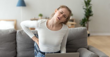 Egész nap ül? Így viseli meg a szervezetet az ülőmunka