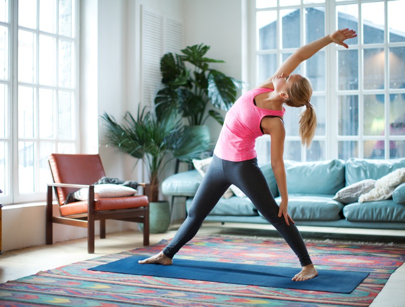 A mozgás is segíthet: próbáljunk sétálni, kocogni, vagy jógázni. 