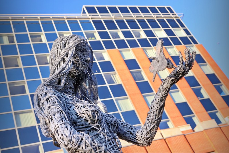 Életem Gyöngye: drótszobor hívja fel a figyelmet a méhnyakrák prevencióra