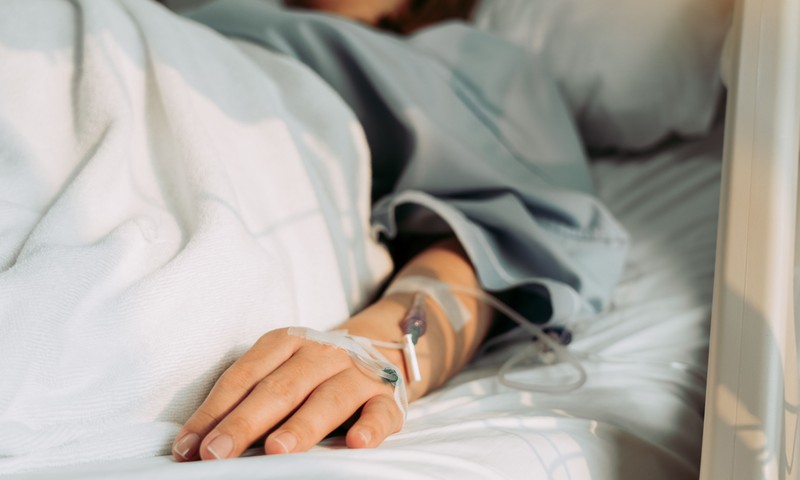 Vizsgálatot rendeltek el a tüdőgyulladásban meghalt nagyecsedi lány ügyében