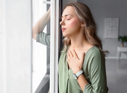 Pánikroham esetén nemcsak a légzés segíthet – egy meglepő módszer, amely valóban csökkentheti a tüneteket című cikk nyitóképe