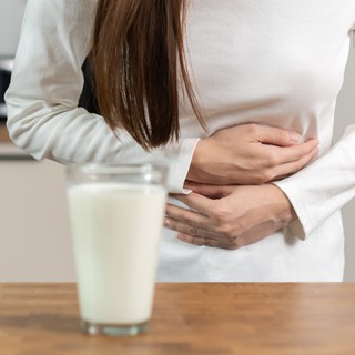 Laktóz-érzékenység: tünetei, vizsgálata és kezelési lehetőségei című cikk nyitóképe