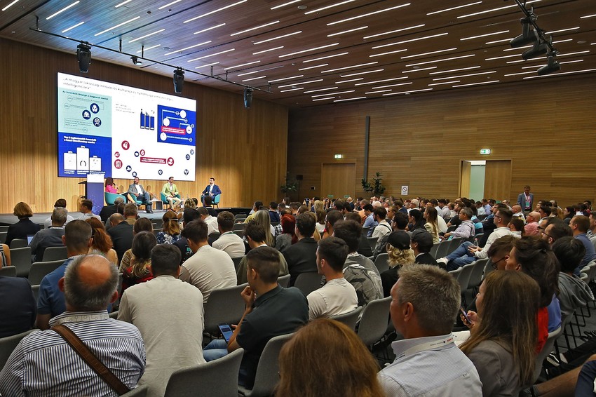 „A partnerekkel való együttműködések keretében születnek a legjelentősebb innovációk, a kimagasló tudományos és üzleti sikerek. Hisszük, hogy a jövőnket meghatározó innovációs trendekről szóló párbeszéd is akkor lehet igazán eredményes, ha partnerrel összefogva kezdeményezzük azt” – mondta Orbán Gábor, a Richter Gedeon Nyrt. vezérigazgatója.