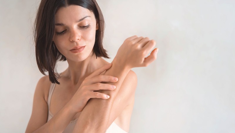 Figyeljen a jelekre! Így árulja el a szeme és a bőre, hogy A-vitamin hiányban szenved