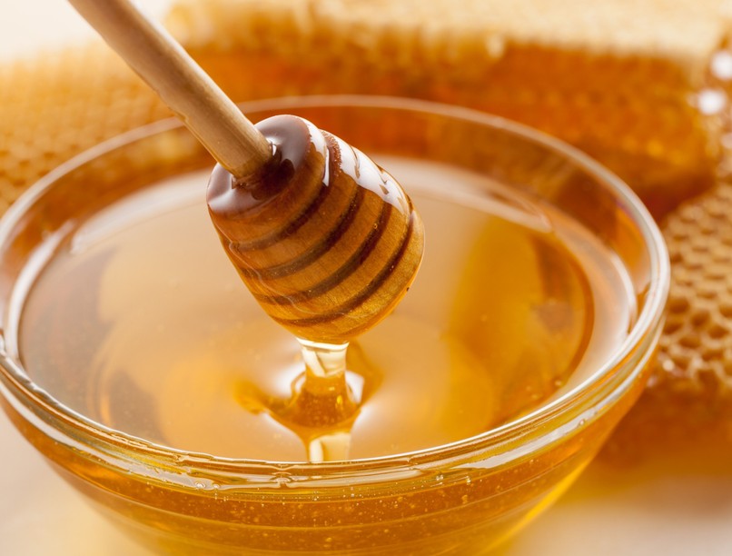 méz, köhögés, megfázás, gyomorégés, korpásodás ellen