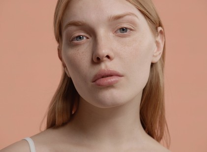 Mit jelent pszichológiai szempontból az, ha valaki nem sminkeli magát? című cikk nyitóképe