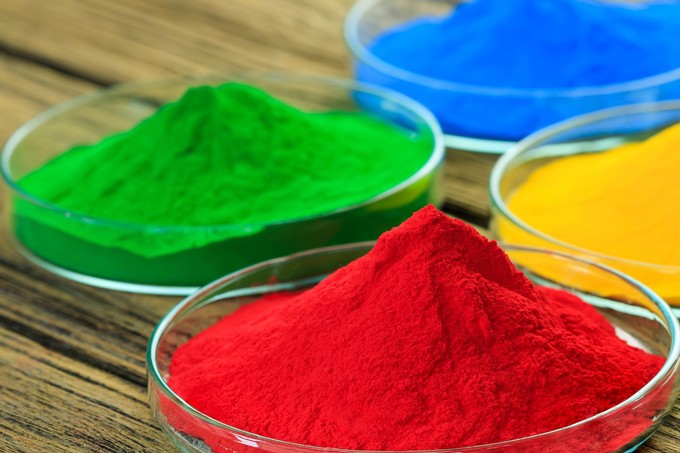 Vörös riasztás a tányéron: ezért tiltják be egyre több helyen az egyik színezéket című cikk nyitóképe