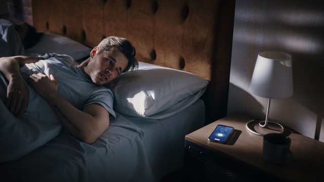 Ez történik a testével, ha tartósan sötétben ébred reggelente