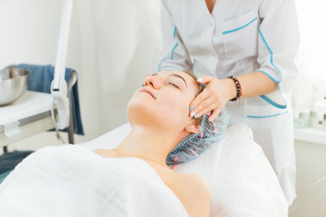 A fülön keresztül gyógyítható lehet a migrén